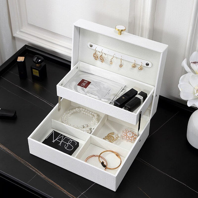 Smykkeskrin Med Hvit Innredning