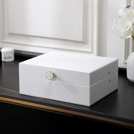 Smykkeskrin Med Hvit Innredning